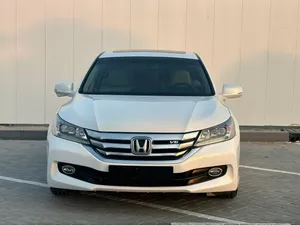 MODEL 2016 GCC CAR PERFECT CONDITION INSIDE AND OUTSIDE FULL OPTION SUN ROOF