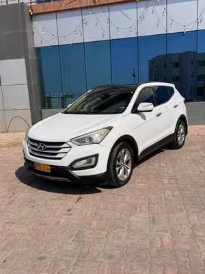 سيارة هيونداي سنتافي 2013 Limited بنظام دفع أوتوماتيك بحالة ممتازة