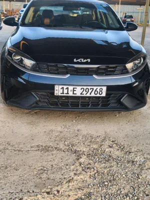 السلام عليكم كيا سيراتو 2023 خليجي كفالة عامة من كلشي ماشيه 22 ع وضع الشركه رقم بغداد باسمي