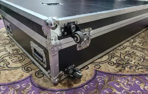 صندوق flight case للالات الموسيقية