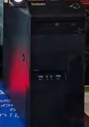جهاز كمبيوتر مع شاشه