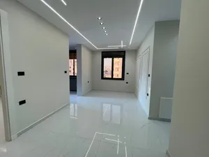 شقة ارضية للبيع بمدينة الشرق مع ترس كبير تستحق المشاهده مشاهدة 104 م