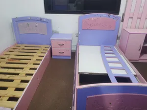 غرفة نوم للبنات مستعملة بحالة جيدة