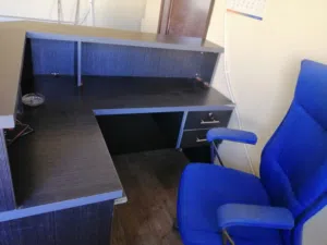 ريسبشن فورمايكا برينت ثقيل ومتين مع كرسي مدير دوار