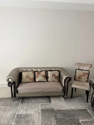 طقم كراسي اصليه مع طاولات زجاج