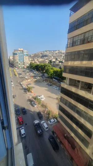 مكتب للبيع
