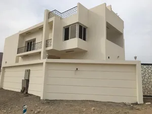 فيلا وفيها شقة للبيع في العامرات مرتفعات التاسعة
