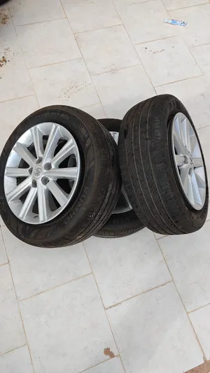 قومات تيوتا كامري بالديسكو مقاس 215/60/17