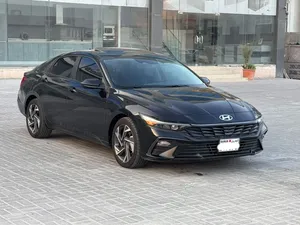 Hyundai Elantra 2025 (Black)