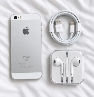 Aplle IPhone 5S with accessories