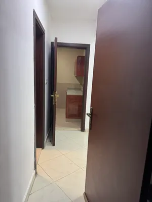 شقة للإيجار في بوشر شارع دوحة الأدب (شارع الكليات)