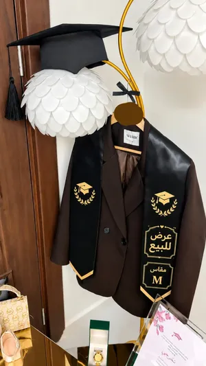 بدلة  رسمية للبيع مستعملة مرا وحدا بس قاعده جديده