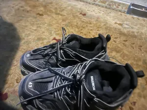 Balenciaga track size 43