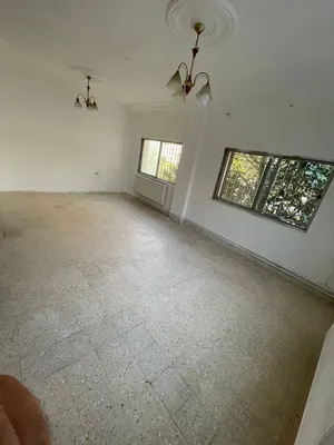 200 m2 3 Bedrooms Apartments for Rent in Amman Al Muqabalain