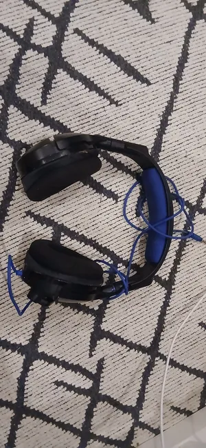 gaming headset turtle beach wired need charging great bass great sound great condition only problem