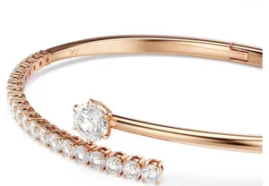 سوار Swarovski أصلي جديد مع الفاتورة