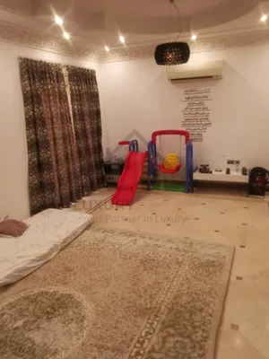 6 Bedroom Villa For Rent in Qurum - فيلا من 6 غرف نوم للإيجار في القرم