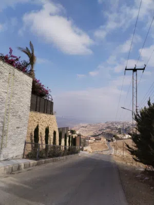 موقع مميز 5 دنمات دخلة مطعم خيل وليل جميع الخدمات متوفرة