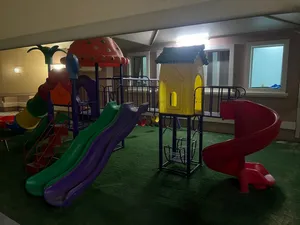 للبيع ألعاب أطفال مستخدم نظيف