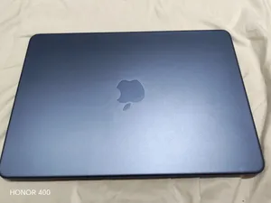 Macbook neo للبيع مع البوكس و الضمان