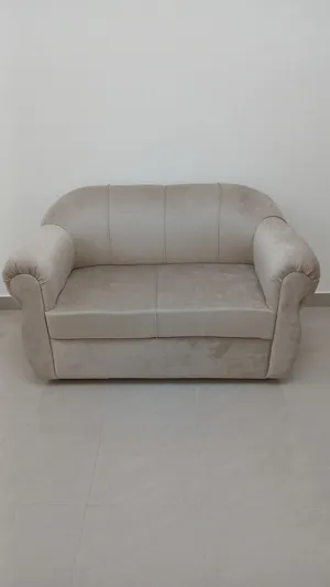 كنبة شبه جديدة