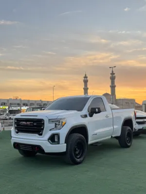 Used GMC Sierra in Al Ain