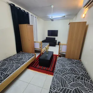 سكن نظيف مشترك جوار محطة الحافلات الرئيسية (المصلي) غرفة رباعية شباب غير مدخنين 600 AED