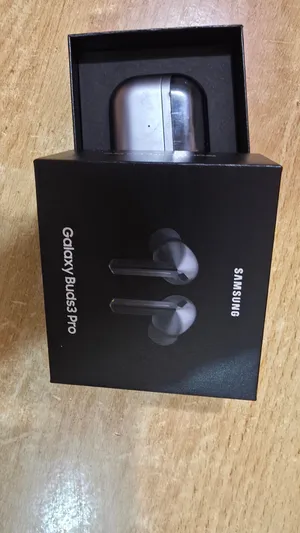 Samsung Galaxy Buds 3 Pro (Silver) Like New / Full Box Included