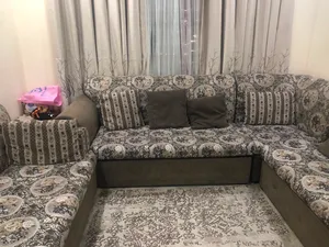 طقم كنب + طاولة سفرة مع اربع كراسي + طاوله صغيرة