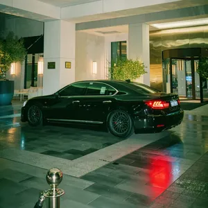 Used Lexus LS in Abu Dhabi