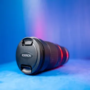 عدسة سوني من ماركة روكينون 24مم بحالة ممتازة Sony E-Mount Rokinon 24mm Cine Lens