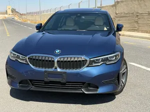 BMW 330e  2021