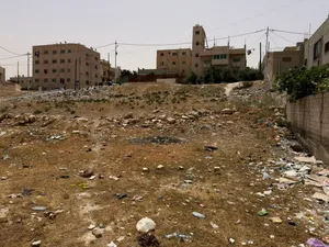 للبيع من المالك مباشرة: أرض لقطة (زاوية على شارعين) عند شركة بيبسي