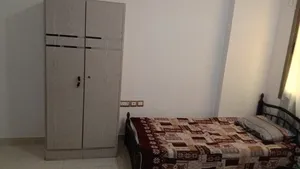 Executive Bachelor Room Sharing