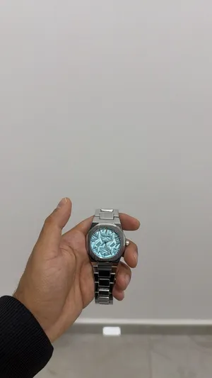 ساعة من ماركة Pin Time