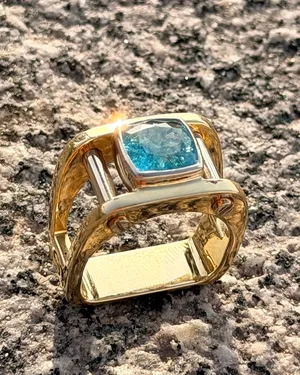 Magic Ring · Paraiba Neon Blue 2.21 ct · GIL Certified