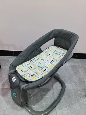 كاروك هزاز اطفال يشتغل ع باتري مع وجود موسيقى
