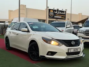 Nissan Altima SV موديل: 2017 خليجي GCC الممشى: 124,000 كم الفئة: SV جير أوتوماتيك محرك اقتصادي 4 سلن