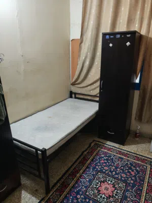 مطلوب شاب موظف غير مدخن للمشاركة مع اتنين في شعبية 12