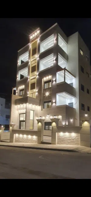 للبيع شقه بناء جديد لم تسكن فاخره ثاني هندسي يوجد مصعد وكراج خاص بالشقه سوبر ديلوكس