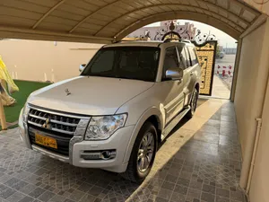 للبيع باجيرو رقم واحد