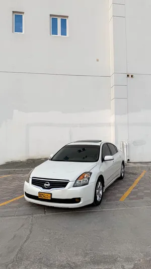 Nissan Altima رقم واحد