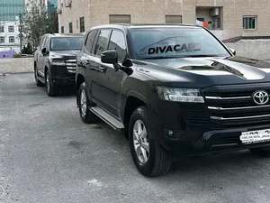 تويوتا لاند كروز للايجار toyota