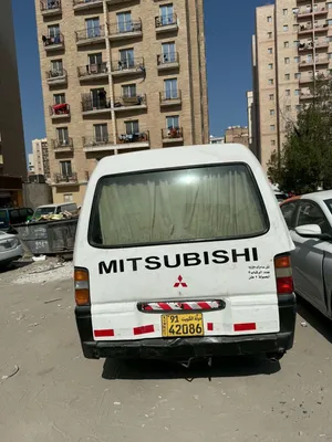للبيع سيارة فان متسوبيش 2007 بحالة ممتازة