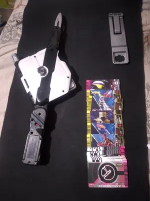 العنوان: لعشاق الكامين رايدر: للبيع سلاح Ride Booker DX الأصلي (إصدار 2008/2009) النادر!