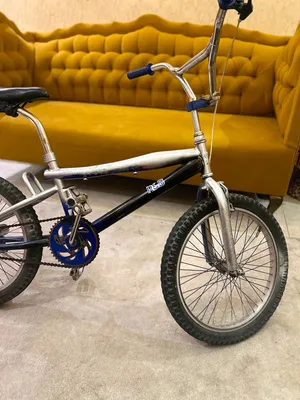 سيكل بي ام اكس (BMX) مقاس 20 معدل - بحالة ممتازة ومع تكايات