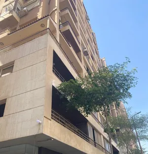 210 m2 3 Bedrooms Apartments for Sale in Cairo Maadi