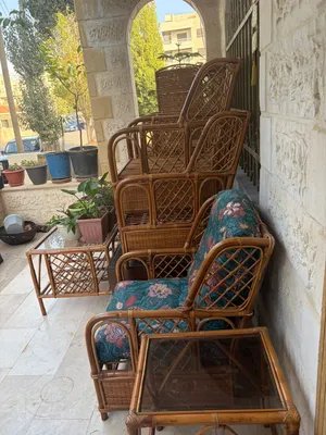طقم خيزران يشبه الجديد جميل ومتين صناعه يدويه لايوجد عيوب