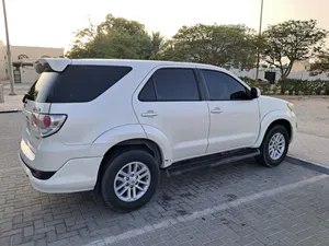 Toyota Fortuner 2015