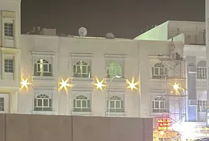 محل للإيجار بالغبره الشماليه جنب فندق المها وهدايا الأمارات
